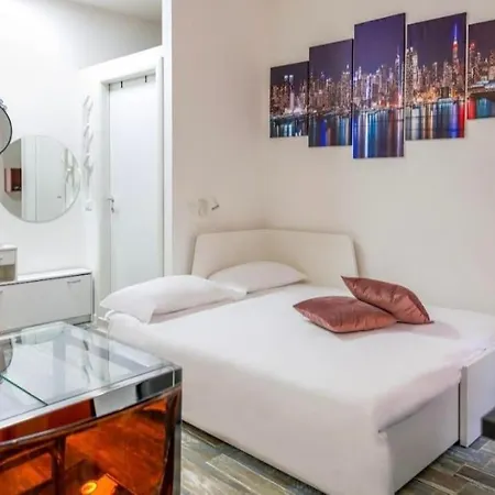 The Nomad's Nest - Near Station And Corso Buenos Aires *